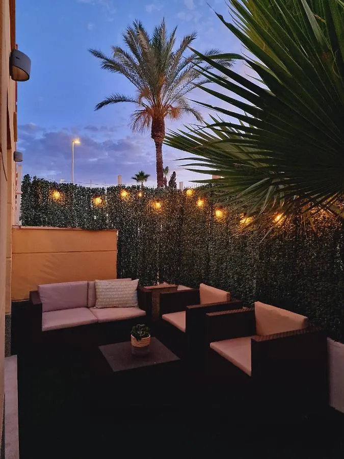 Apartamento Precioso Bajo con Jardin en Vera
