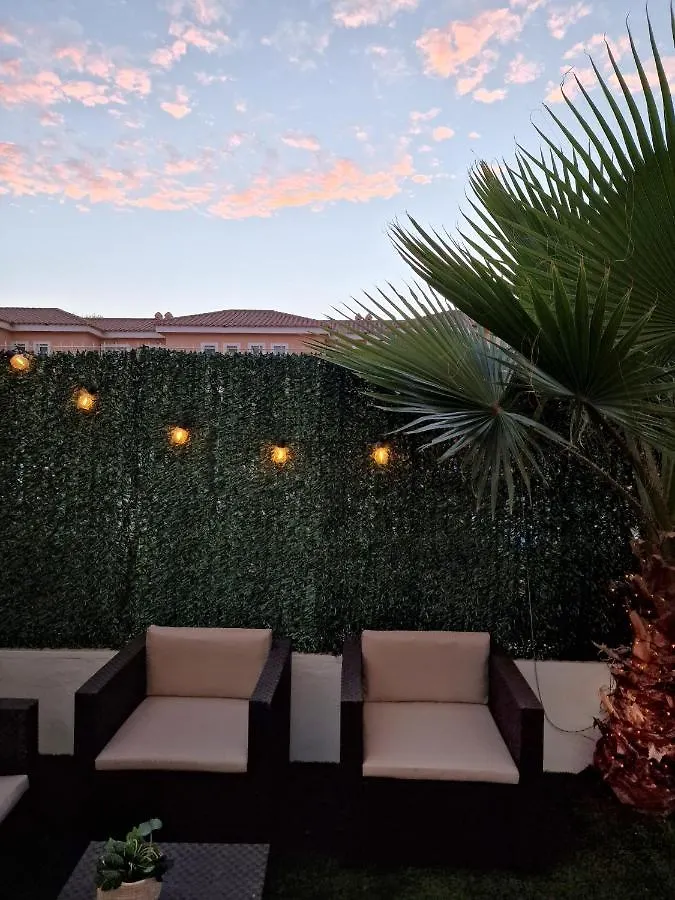 Precioso Bajo con Jardin en Vera 0*,